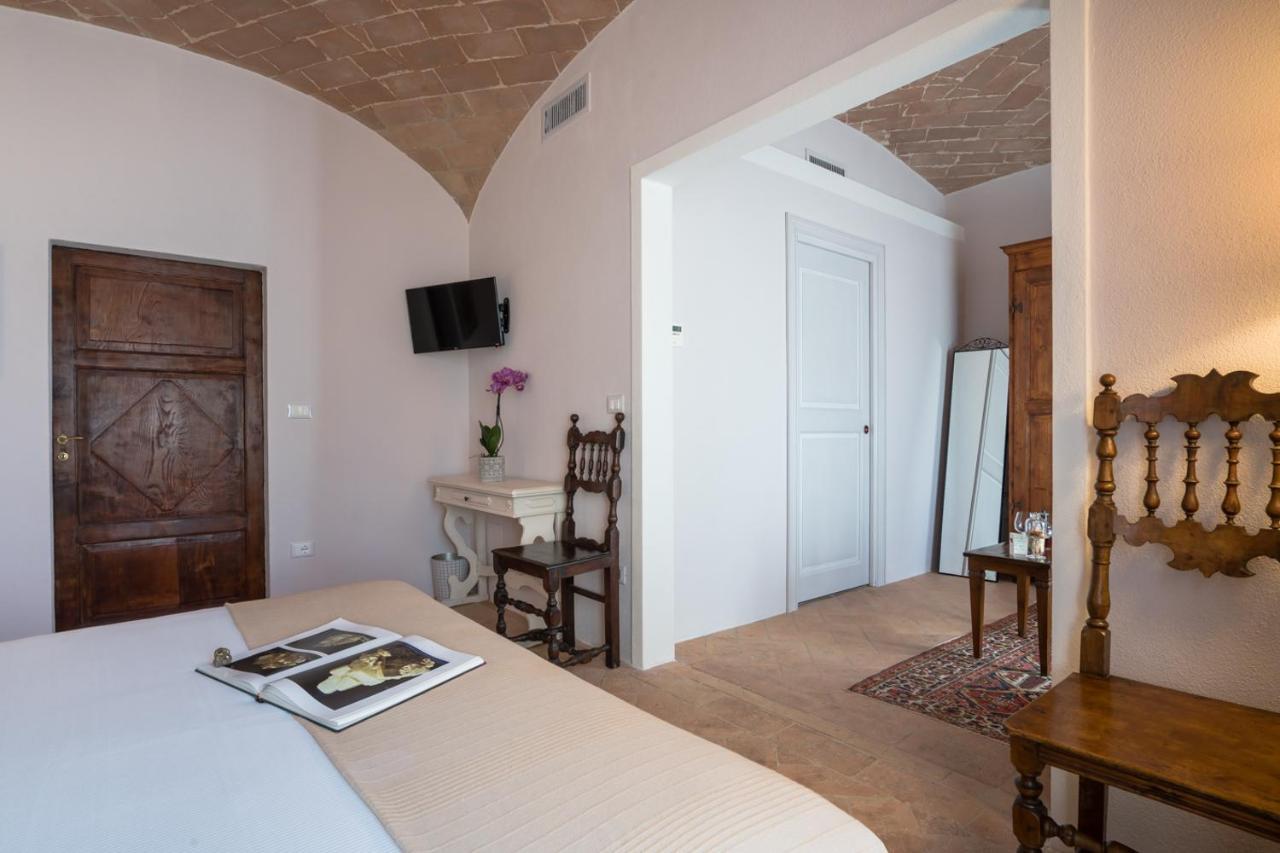 Dimora Delle Muse Panzió Montalcino Kültér fotó